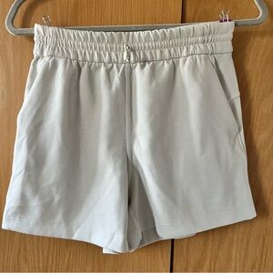 Lululemon Softstreme High-Rise Short 4” in Bone